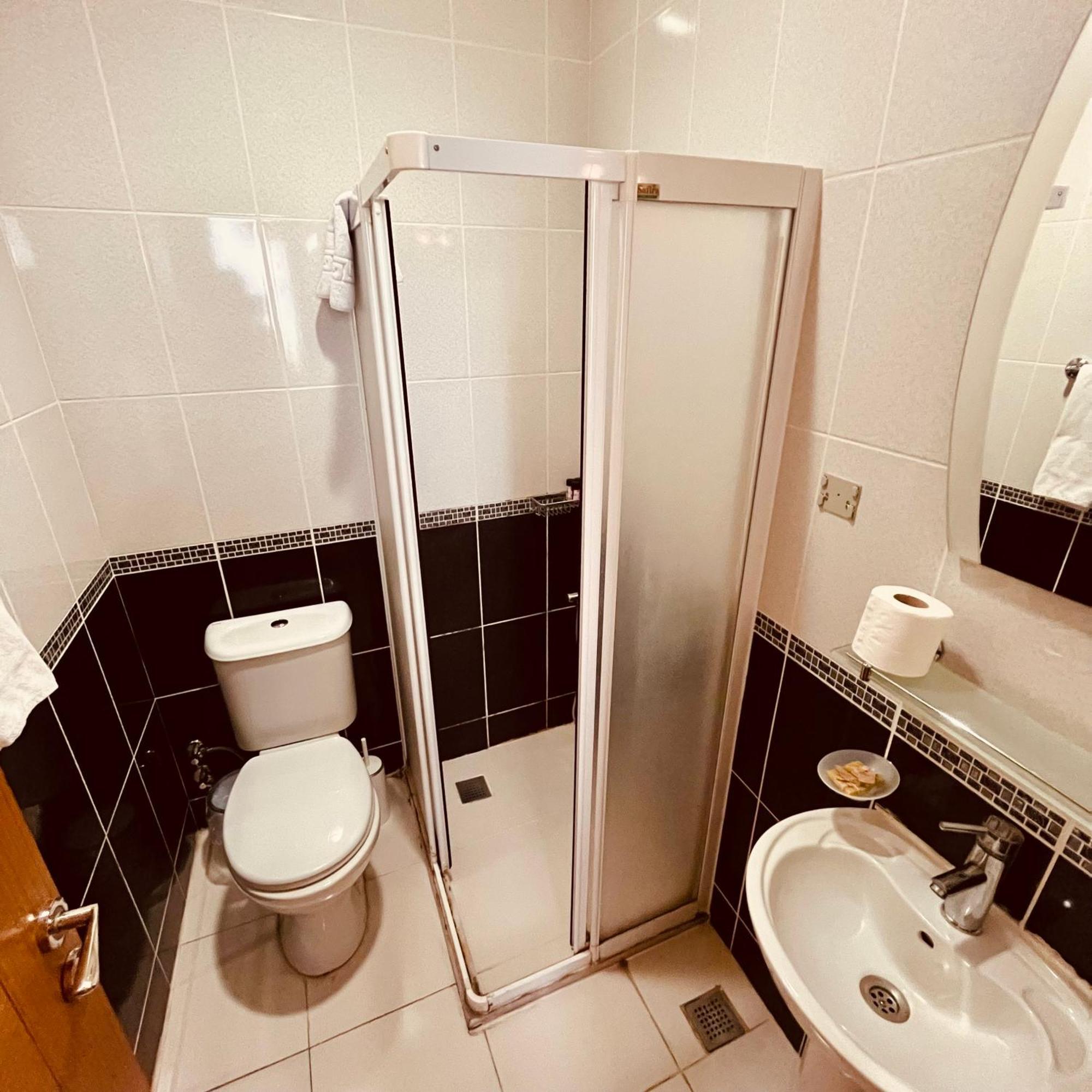 By Sukru Hotel Адалар Екстериор снимка